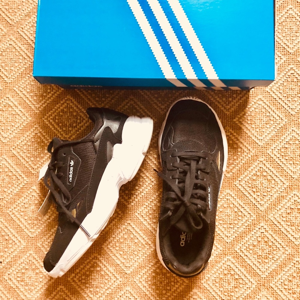 ❌❌SOLD❌❌Adidas Falcon Shoes black/white